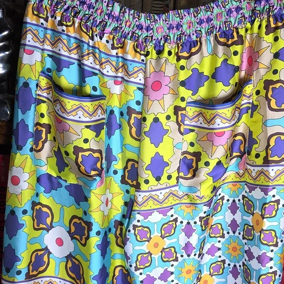 Zara Silky Multicolored Pull On Pants, Size Large - Picture 8 of 10